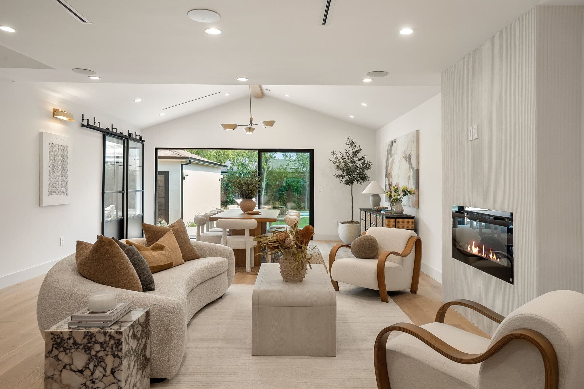 5444 Morella Avenue 11