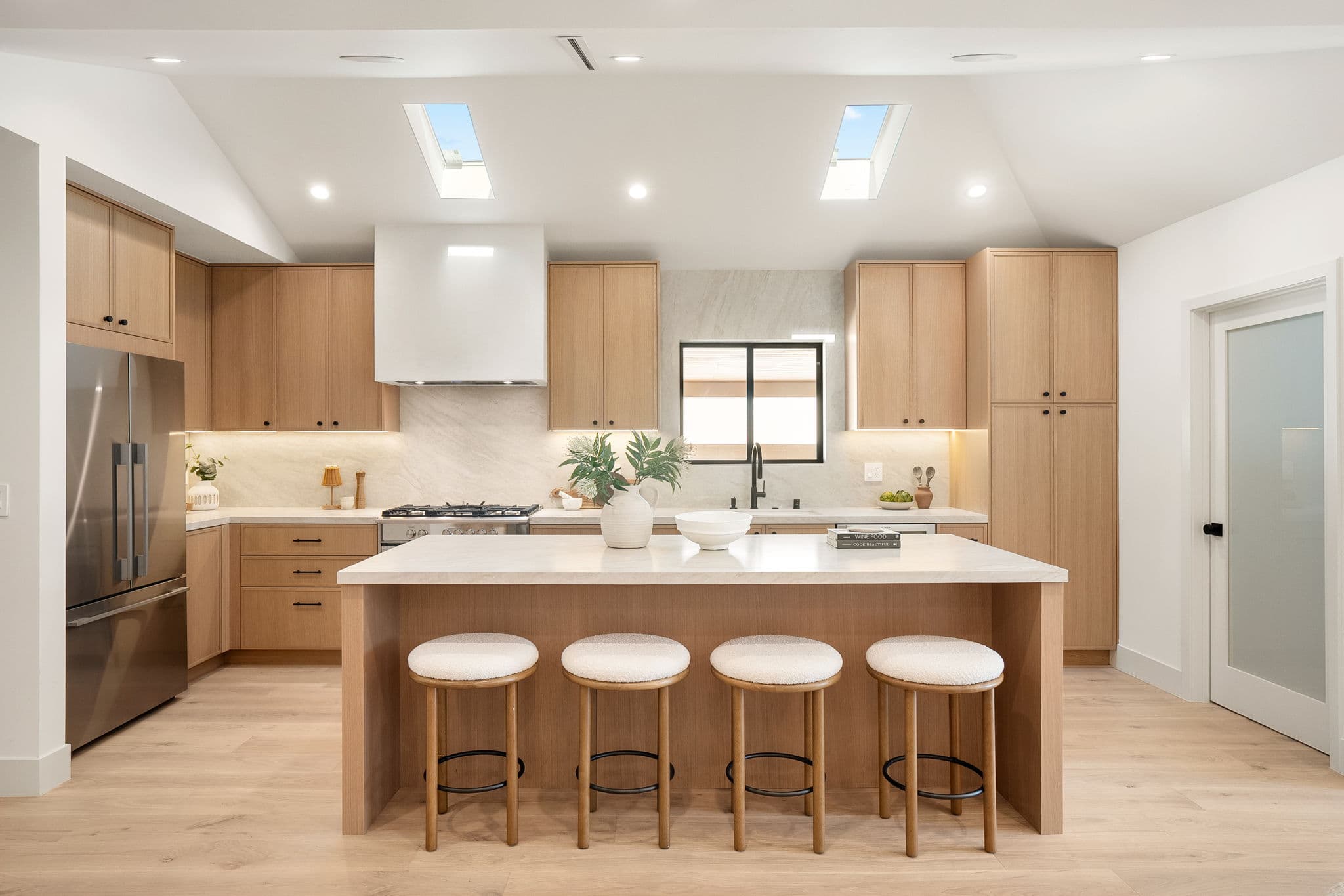 5444 Morella Avenue 21