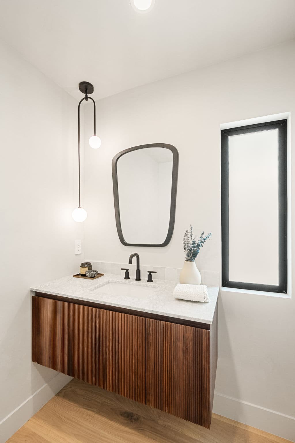 5444 Morella Avenue 27