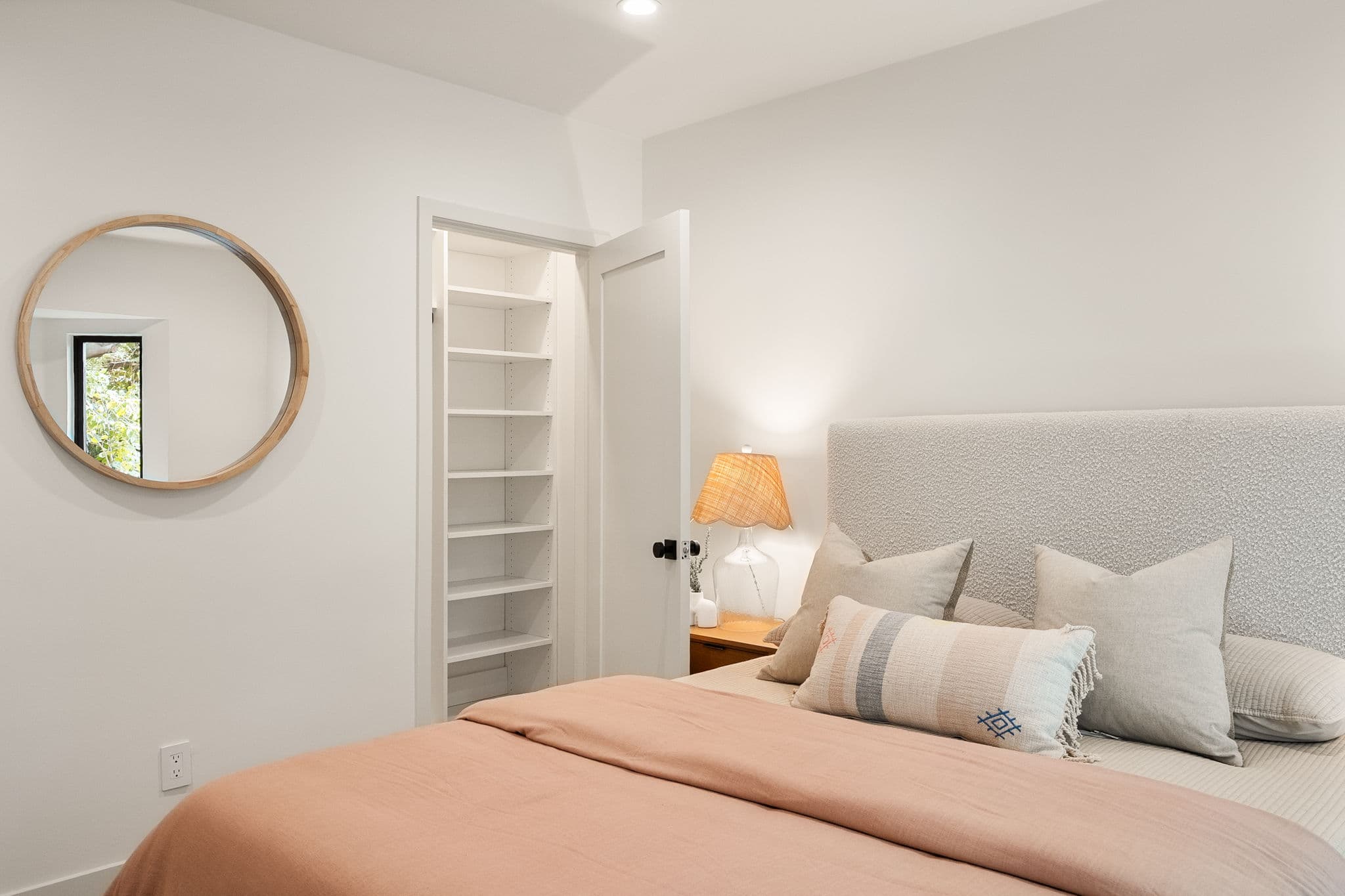 5444 Morella Avenue 52