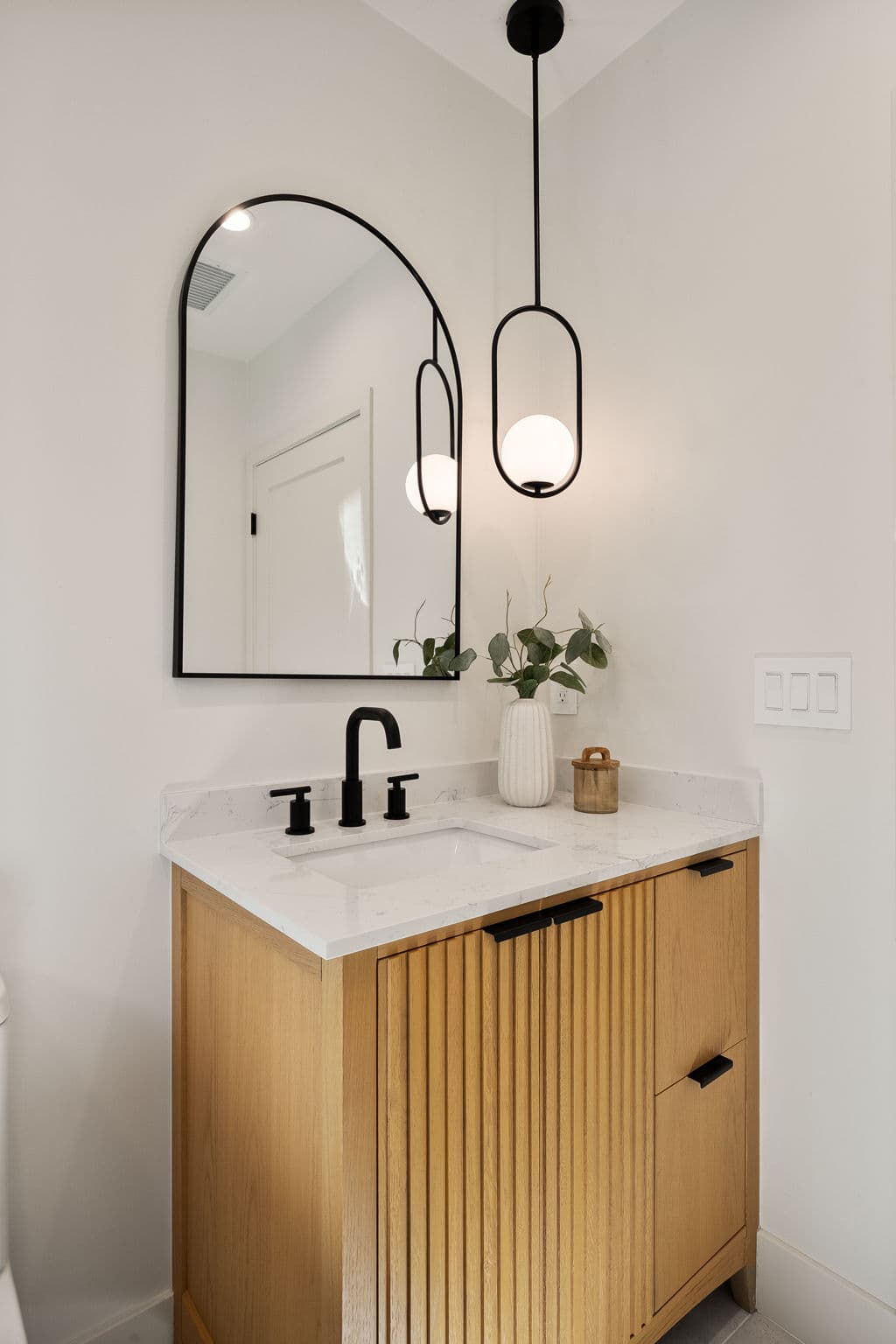 5444 Morella Avenue 54