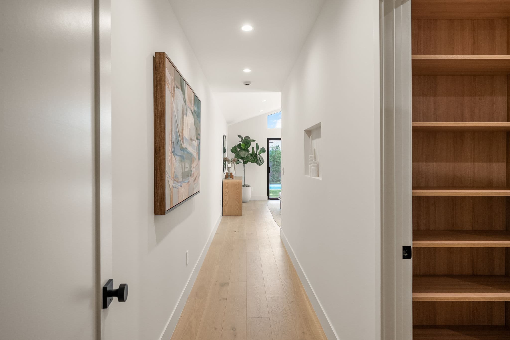 5444 Morella Avenue 55