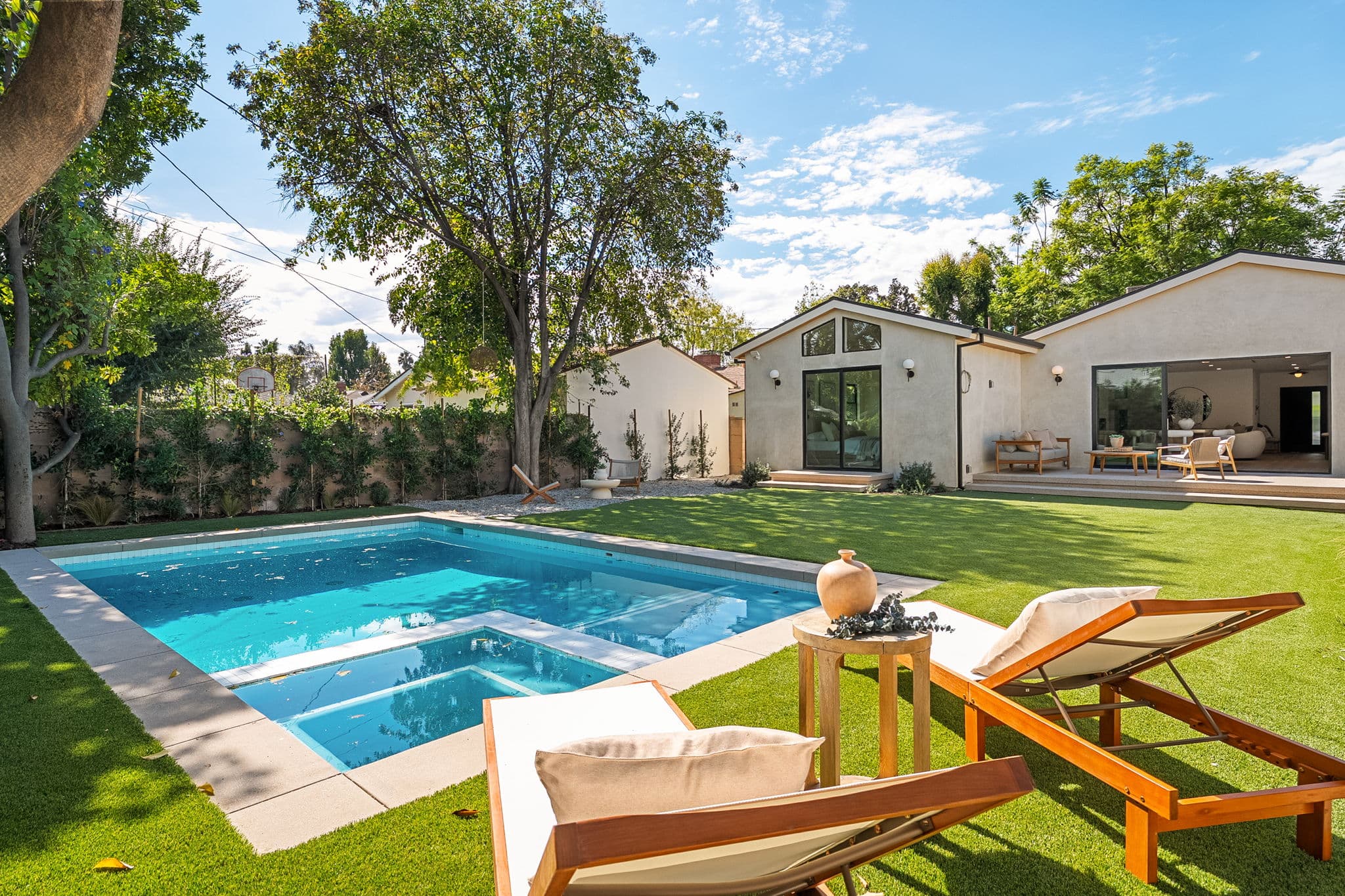 5444 Morella Avenue 73