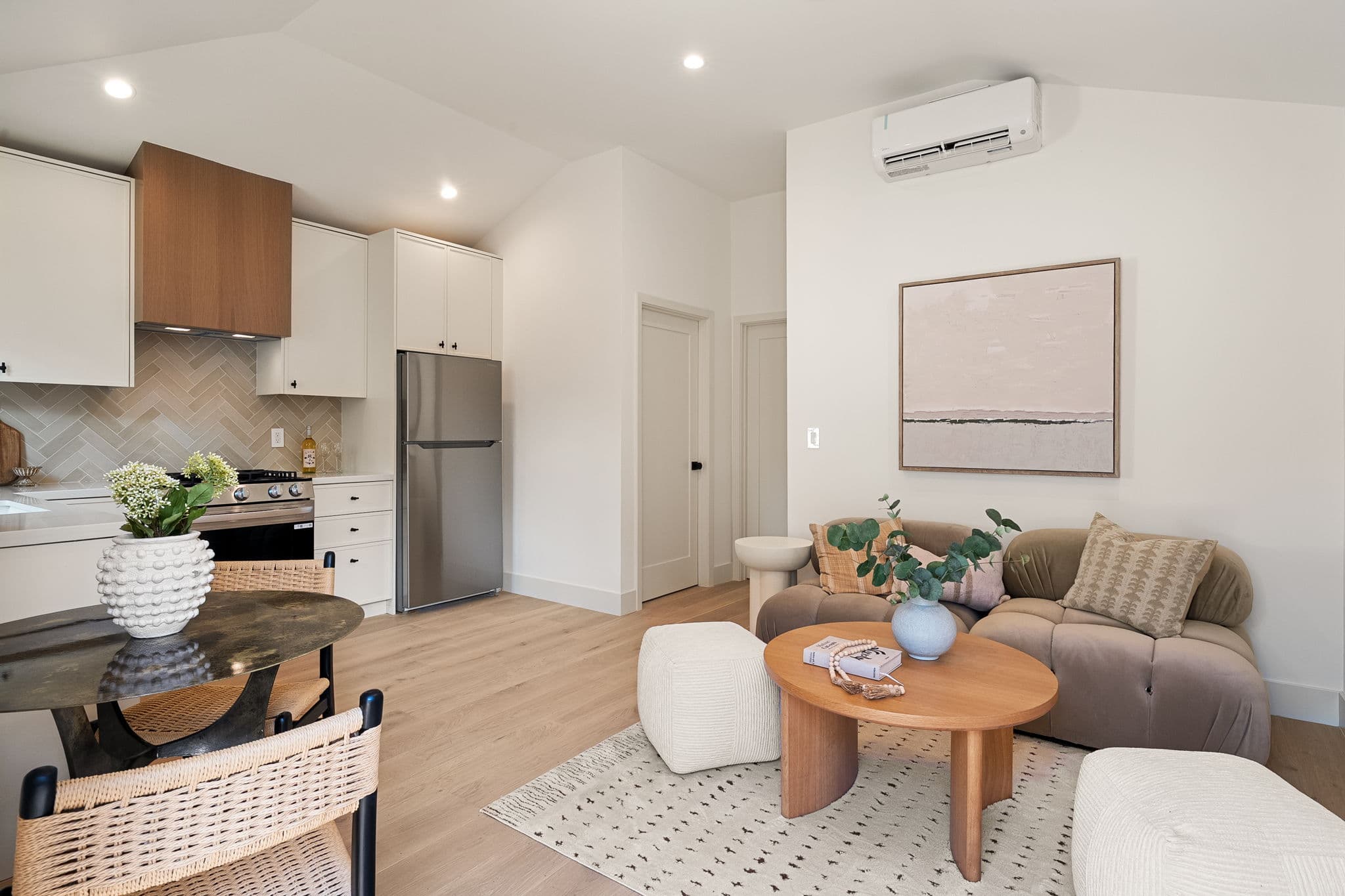 5444 Morella Avenue 81