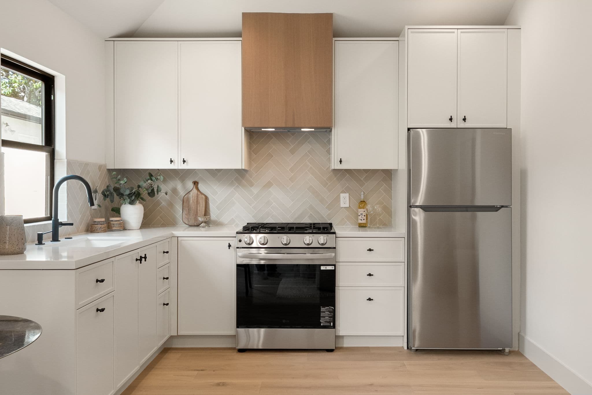 5444 Morella Avenue 84